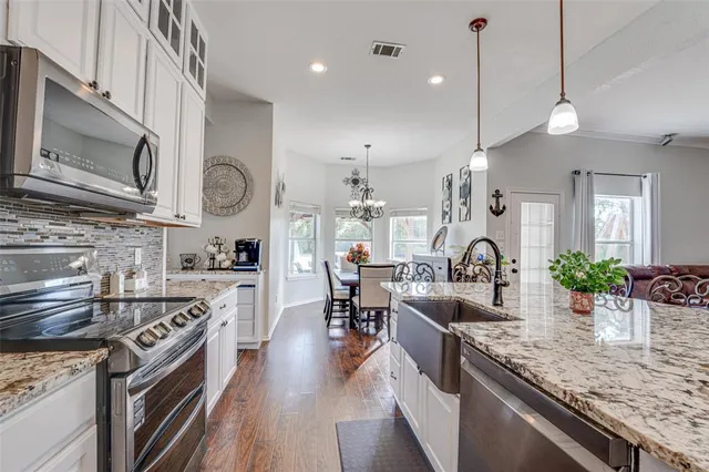 $550,000 | 300 Springfield Lane, Red Oak, TX 75165