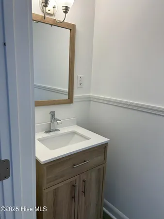 $2,700 | 113 Hawthorne Drive, Wilmington, NC 28403