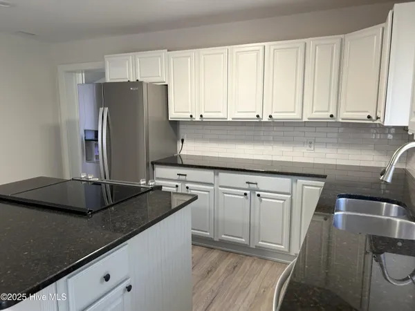 $2,700 | 113 Hawthorne Drive, Wilmington, NC 28403