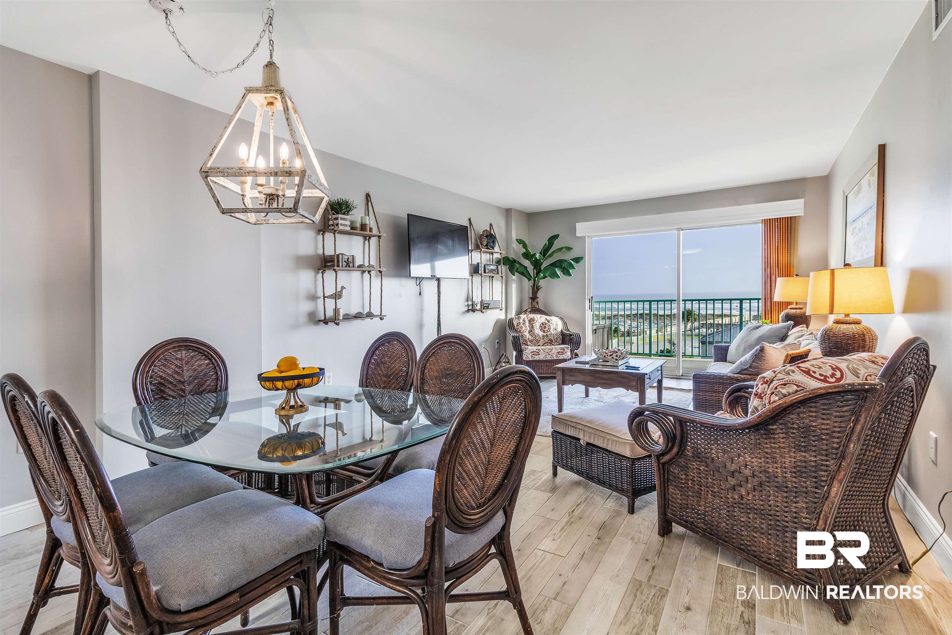 645 Plantation Road, Unit 6404 Gulf Shores, AL 36542 - Photo 7 of 21 Dining Area