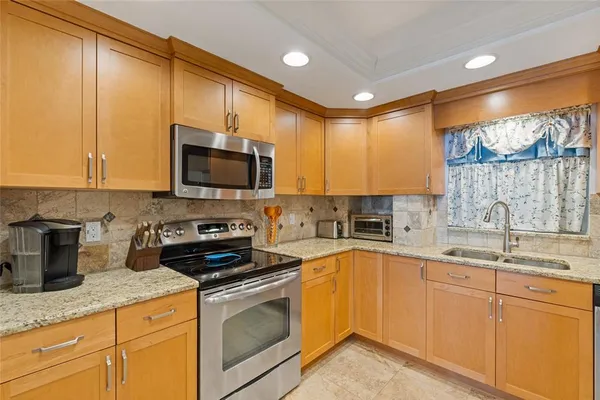 $5,000 | 4950 Gulf Boulevard, Unit 605, St. Pete Beach, FL 33706