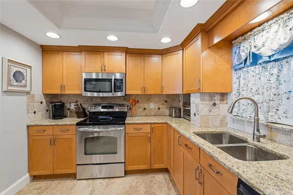 $5,000 | 4950 Gulf Boulevard, Unit 605, St. Pete Beach, FL 33706