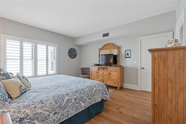 $5,000 | 4950 Gulf Boulevard, Unit 605, St. Pete Beach, FL 33706