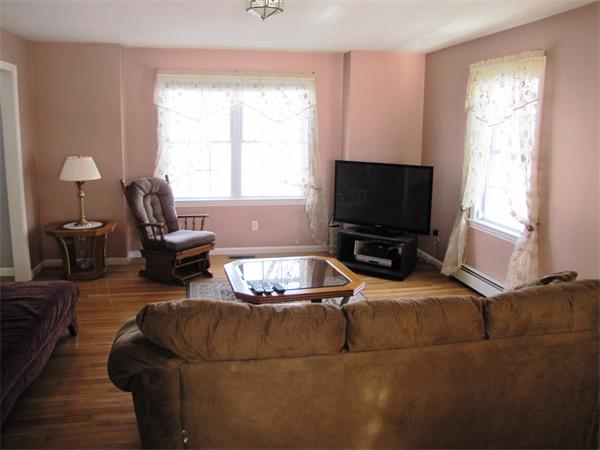 52 Ridgewood Road Worcester, MA 01606 - Photo 10 of 16 Gallery Image 10