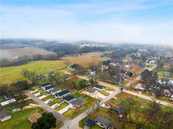 $205,000 | 504 West 10th Street, Hearne, TX 77859