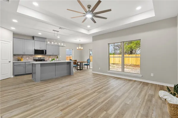 $205,000 | 504 West 10th Street, Hearne, TX 77859