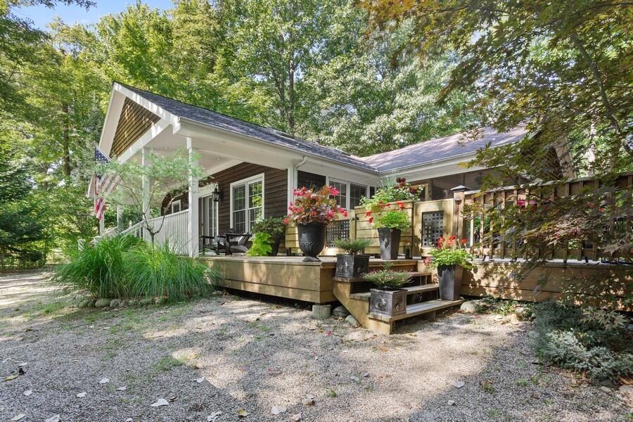 6887 Youngren Road Three Oaks, MI 49128 - Photo 7 of 51 Front Porch