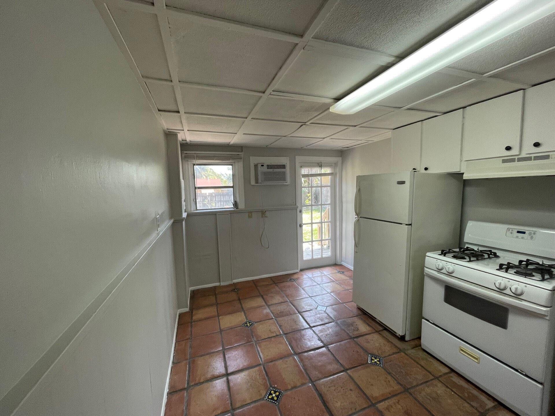 736 Omar Road, Unit 1 West Palm Beach, FL 33405 - Photo 8 of 25 Pic-7
