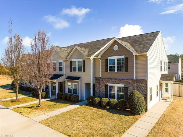 $1,695 | 3933 Village Park Court, Winston-Salem, NC 27127