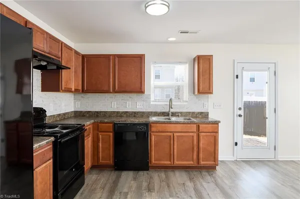 $1,695 | 3933 Village Park Court, Winston-Salem, NC 27127