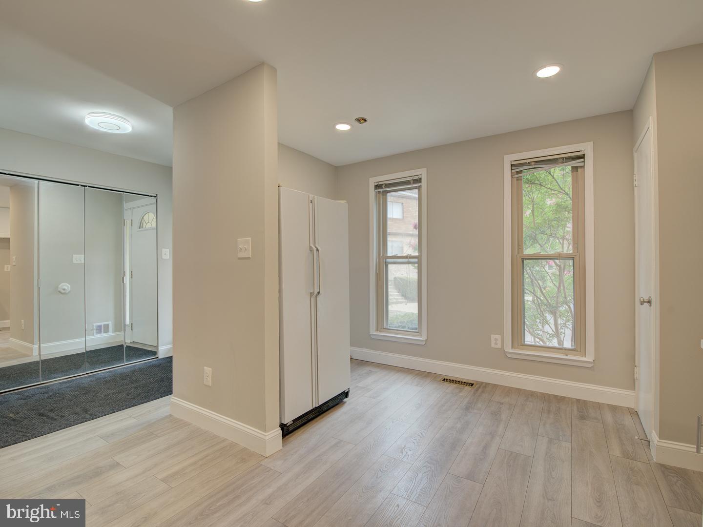 1737 Cy Court Vienna, VA 22182 - Photo 11 of 61