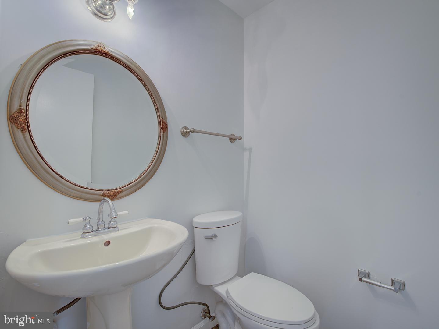 1737 Cy Court Vienna, VA 22182 - Photo 13 of 61