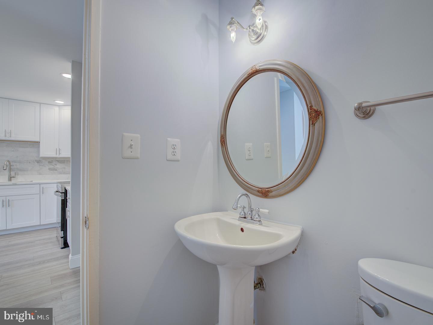 1737 Cy Court Vienna, VA 22182 - Photo 14 of 61