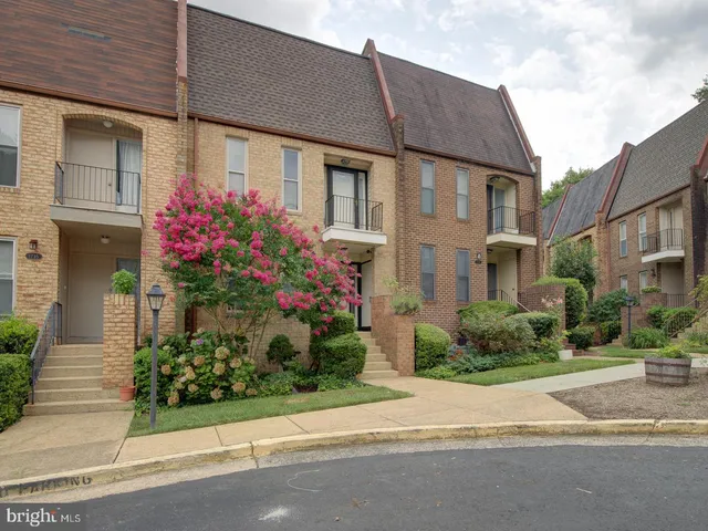 $3,800 | 1737 Cy Court, Vienna, VA 22182