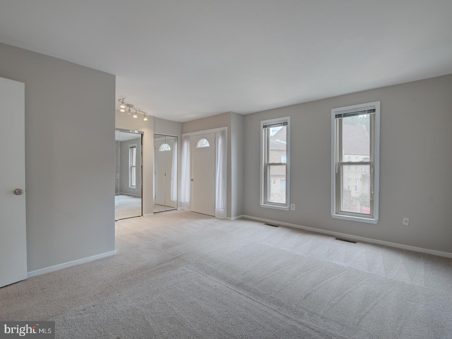 1737 Cy Court Vienna, VA 22182 - Photo 25 of 61