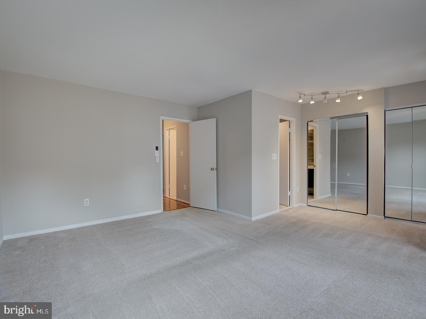 1737 Cy Court Vienna, VA 22182 - Photo 26 of 61