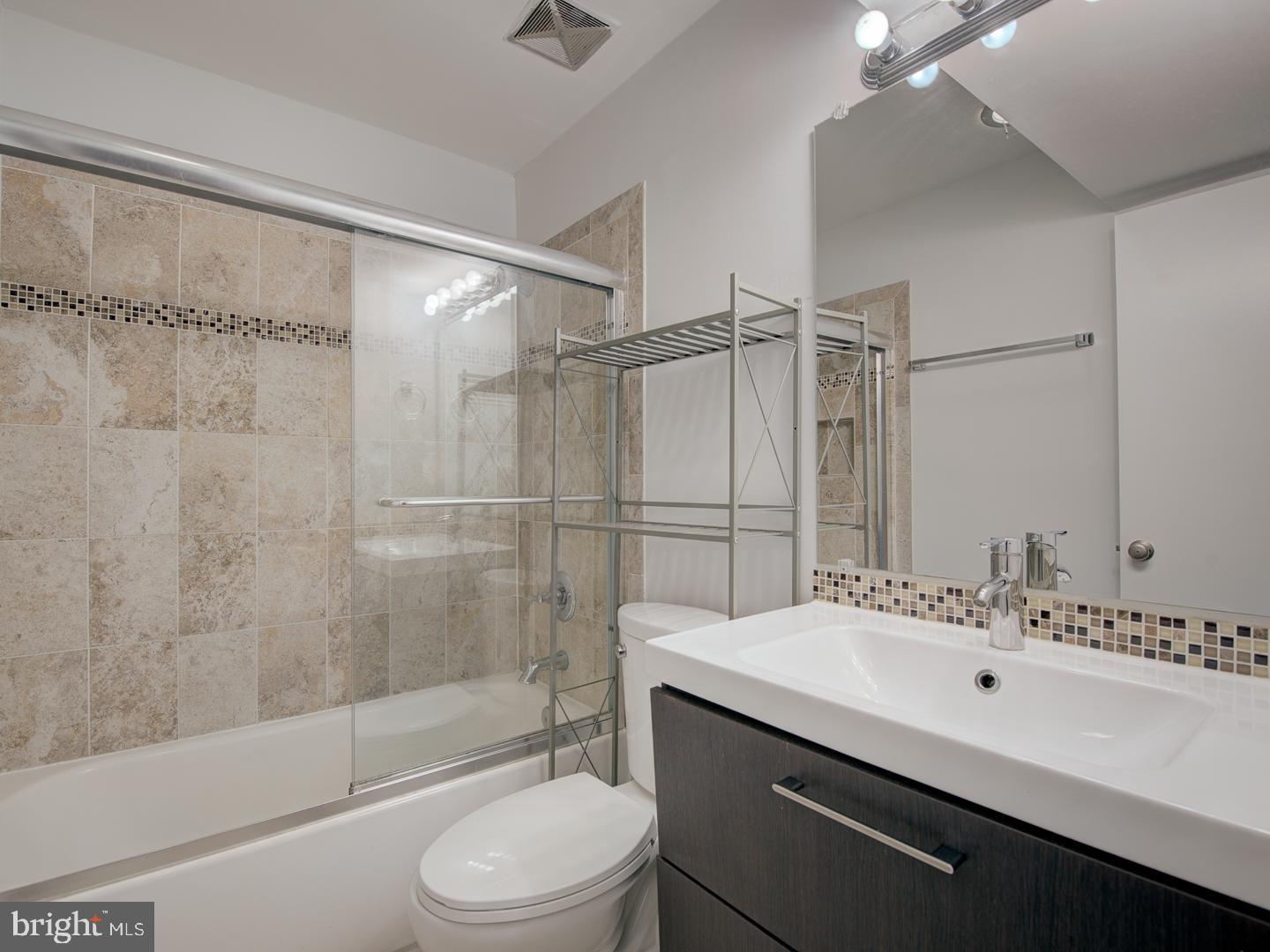 1737 Cy Court Vienna, VA 22182 - Photo 47 of 61