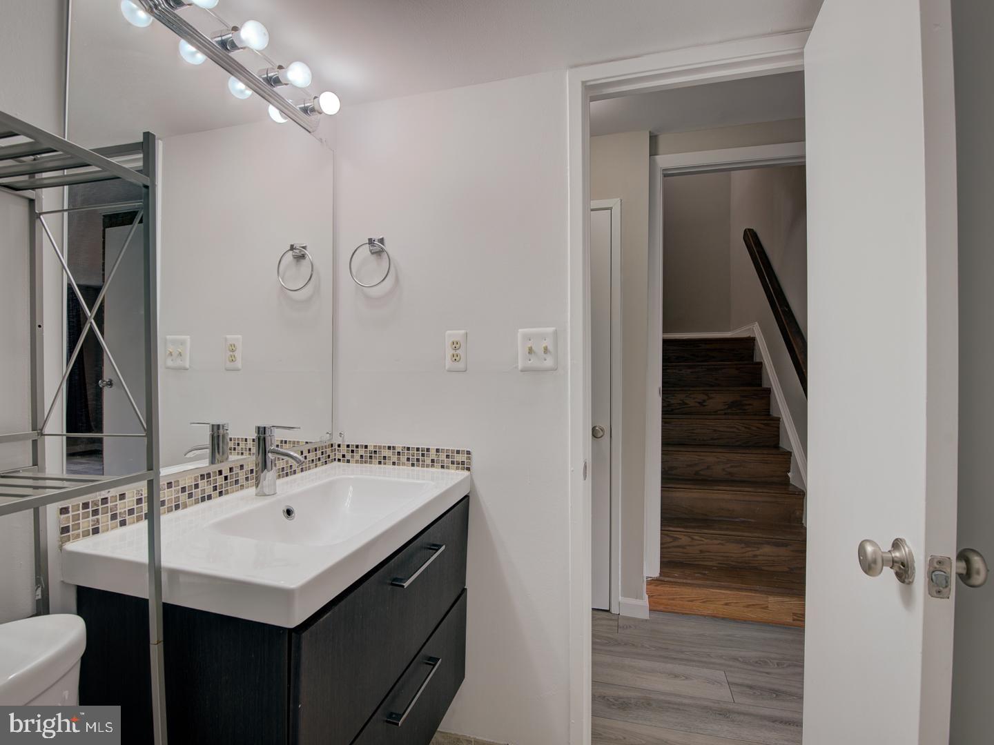 1737 Cy Court Vienna, VA 22182 - Photo 48 of 61