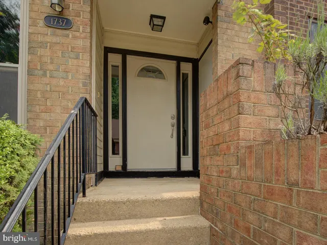 $3,800 | 1737 Cy Court, Vienna, VA 22182