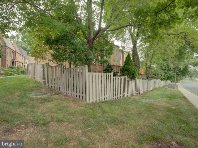 $3,800 | 1737 Cy Court, Vienna, VA 22182