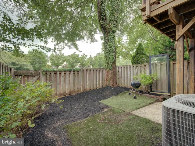 $3,800 | 1737 Cy Court, Vienna, VA 22182