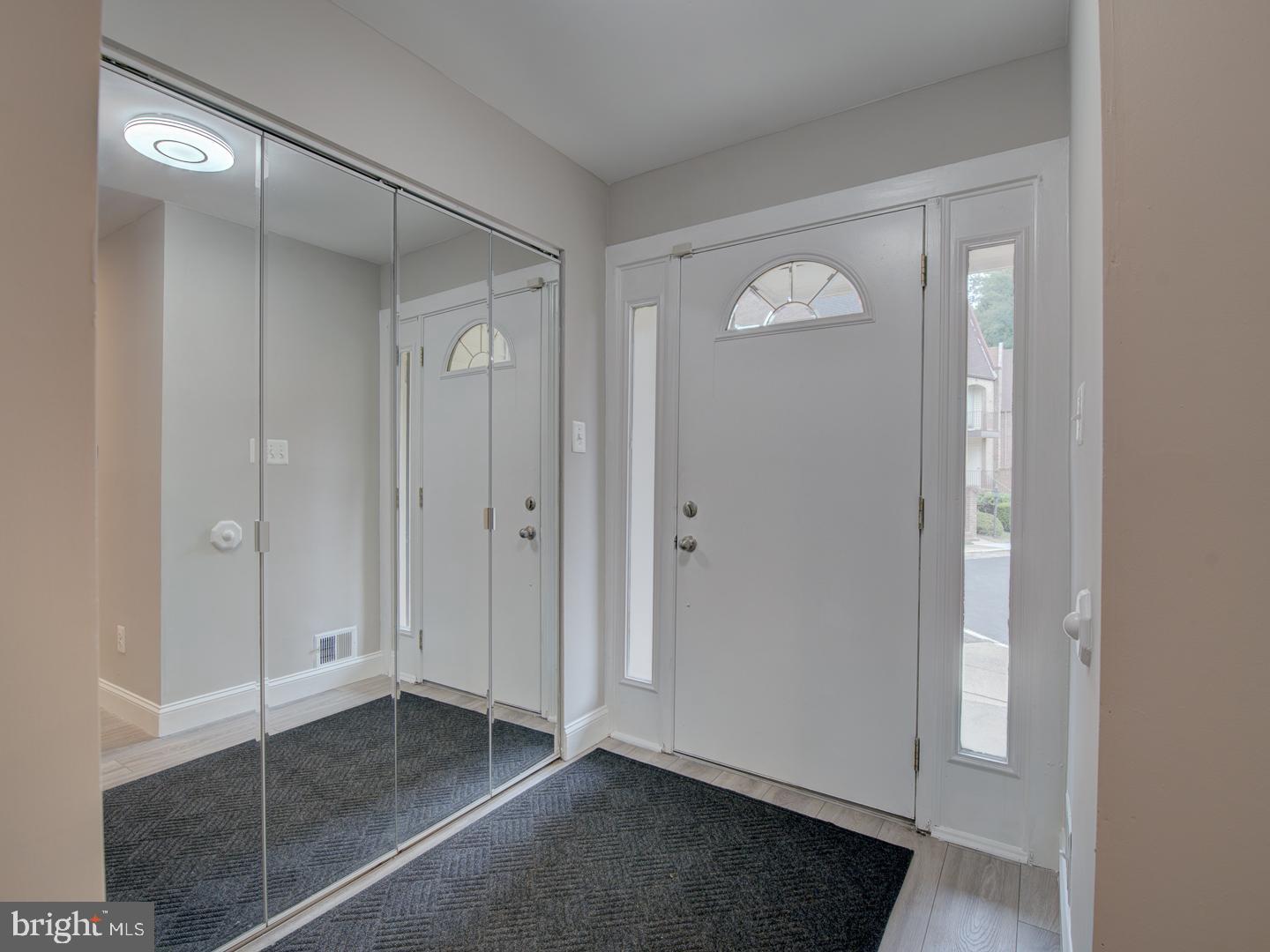 1737 Cy Court Vienna, VA 22182 - Photo 6 of 61