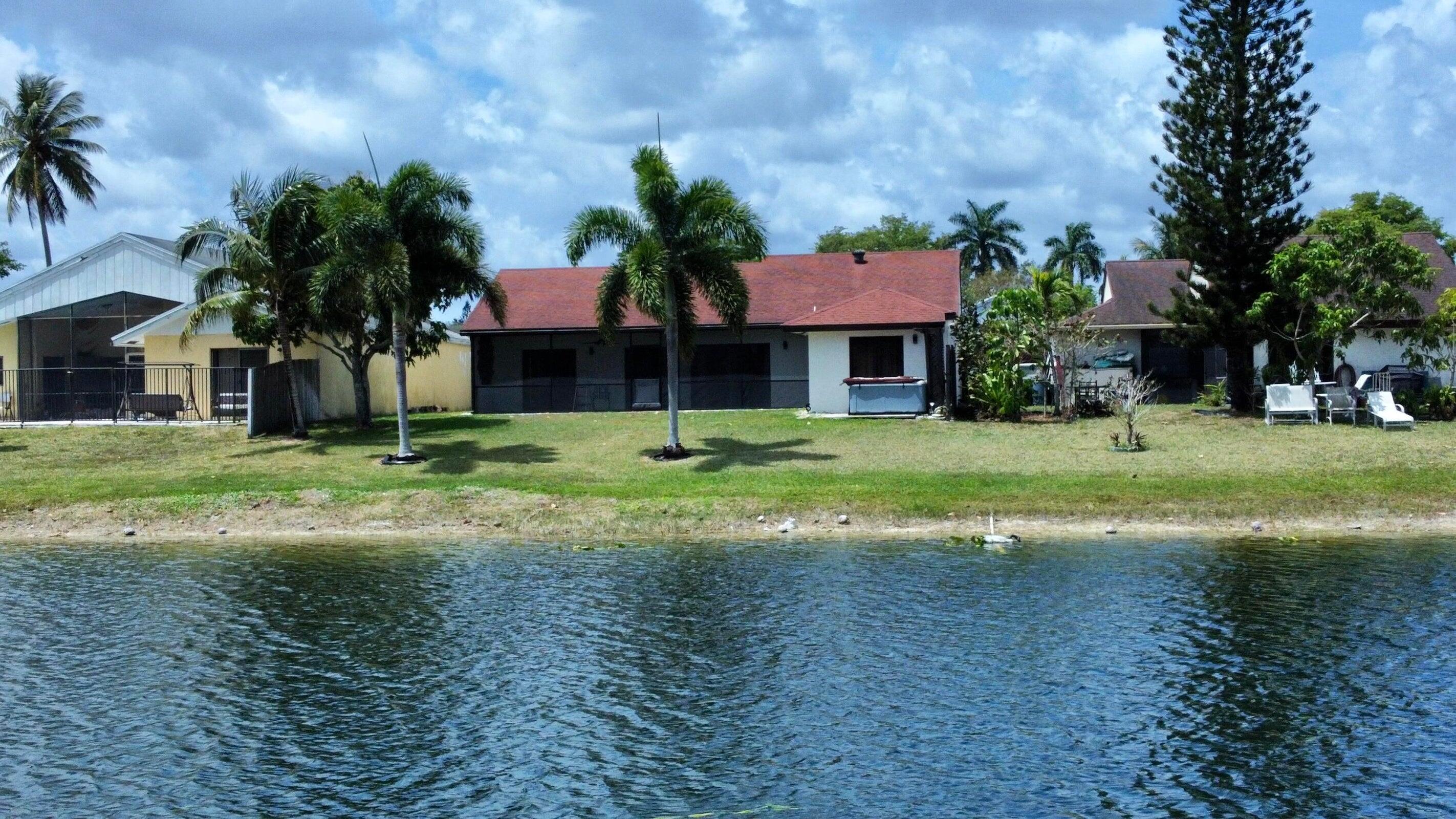 21488 Summertrace Circle Boca Raton, FL 33428 - Photo 3 of 29 20220415130648949906000000-o