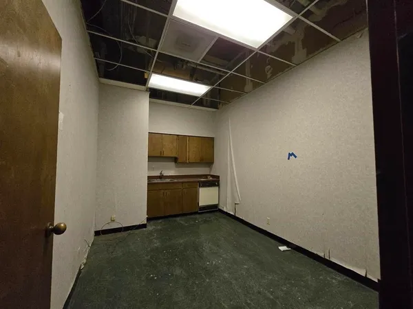 a view of utility room