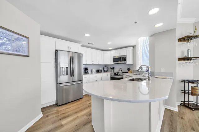 $2,300,000 | 1050 Harbor Boulevard, Unit 1101, Destin, FL 32541