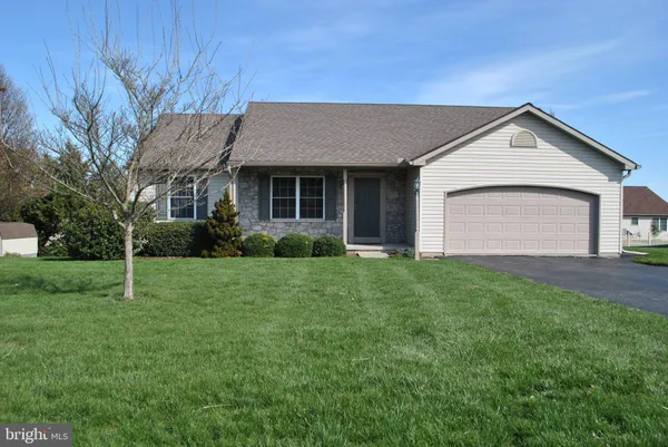$329,900 | 135 Torrey Pines Drive, Mount Wolf, PA 17347