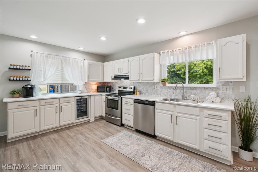 734 South Walnut Street Howell, MI 48843 - Photo 4 of 16 Gallery Image 4