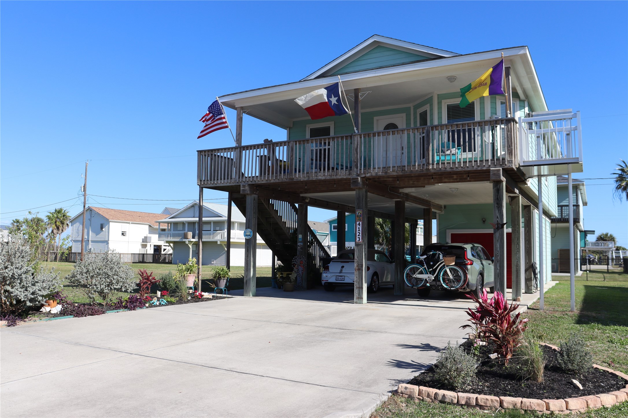 4123 Reeves Drive Galveston, TX 77554 - Photo 2 of 28 a front view of a house