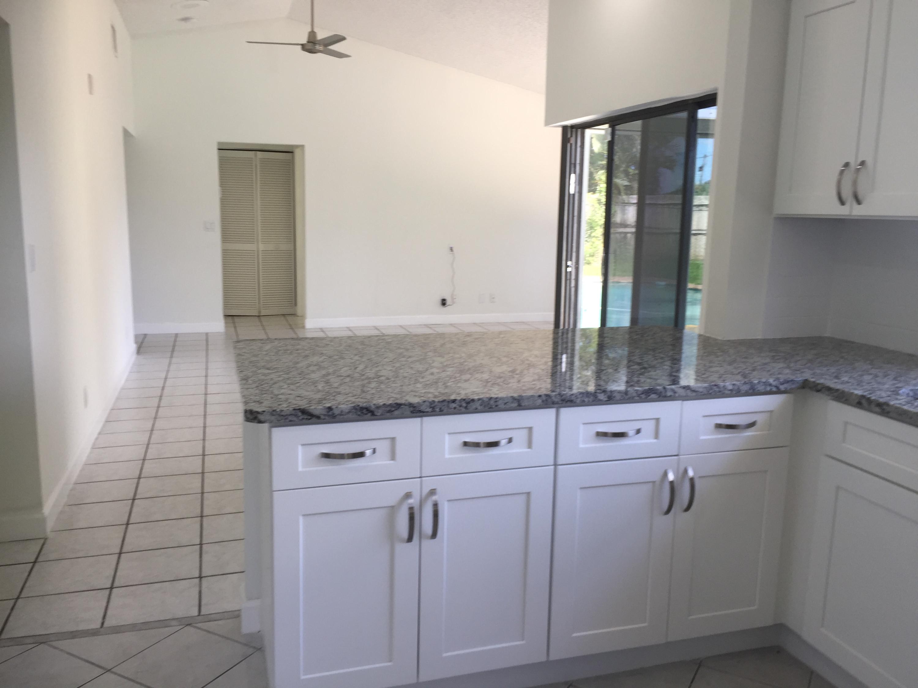 9235 Edgemont Lane Boca Raton, FL 33434 - Photo 6 of 22 Kitchen Dining area