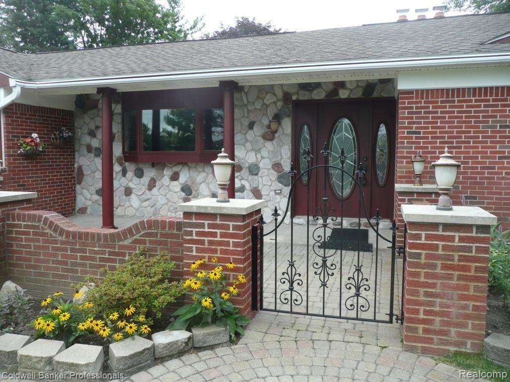 3505 Dutton Road Rochester, MI 48306 - Photo 4 of 33 Front Entry