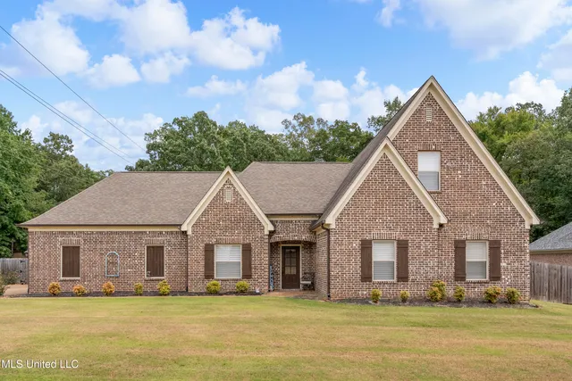$349,900 | 2898 Blackrock Drive, Nesbit, MS 38651