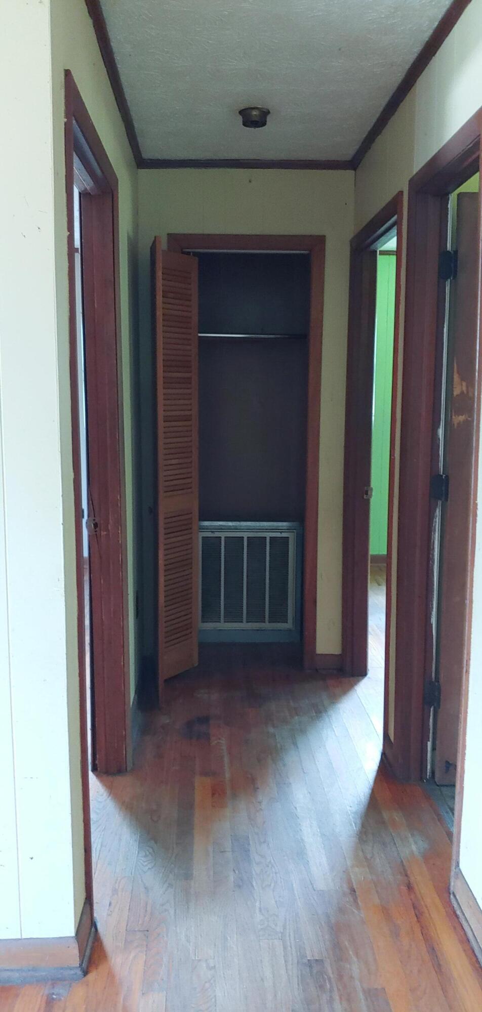112 Lyons Road Hampton, TN 37658 - Photo 8 of 17 0726231352_HDR