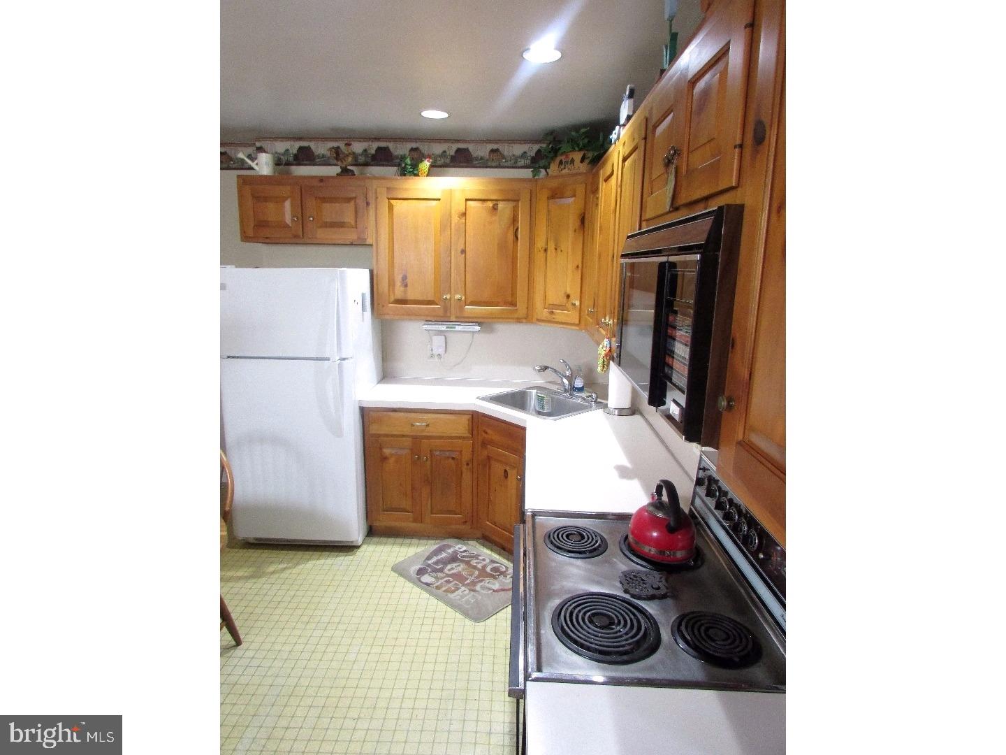 7406 Montour Street Philadelphia, PA 19111 - Photo 11 of 25 Kitchen