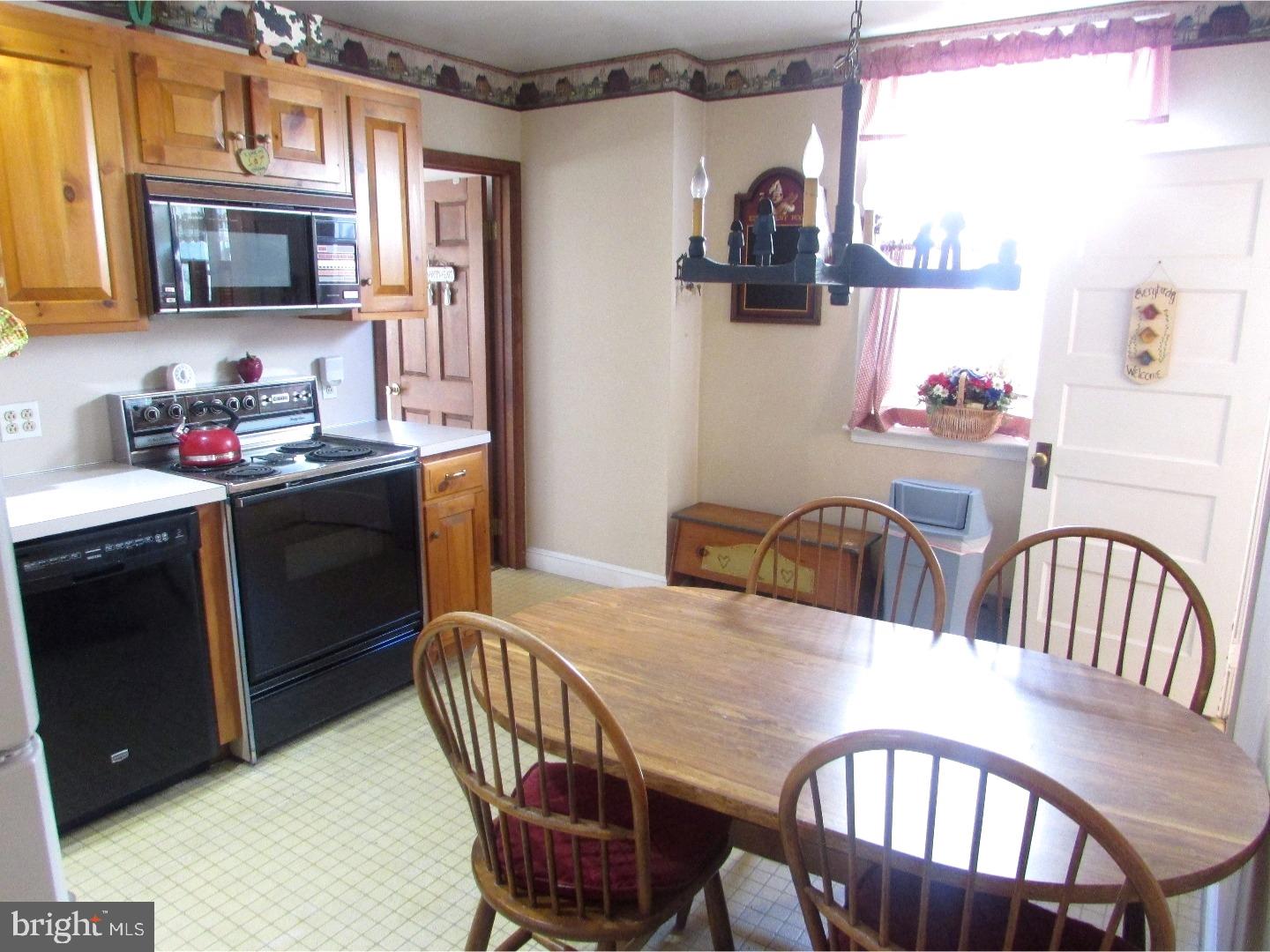 7406 Montour Street Philadelphia, PA 19111 - Photo 13 of 25 Kitchen
