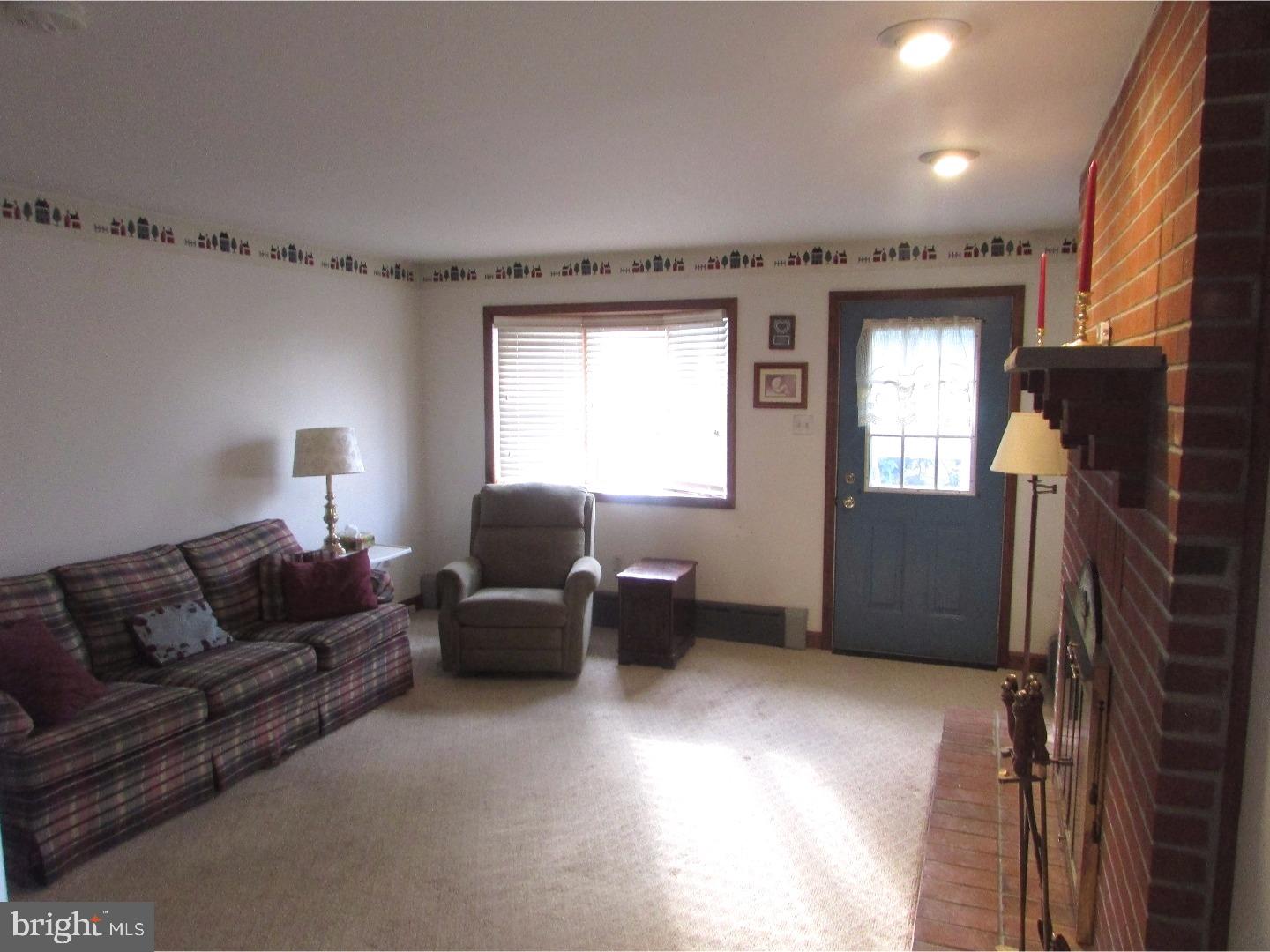 7406 Montour Street Philadelphia, PA 19111 - Photo 14 of 25 Family Room