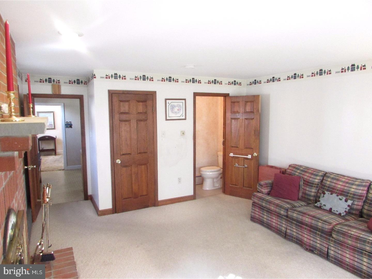 7406 Montour Street Philadelphia, PA 19111 - Photo 16 of 25 Family Room