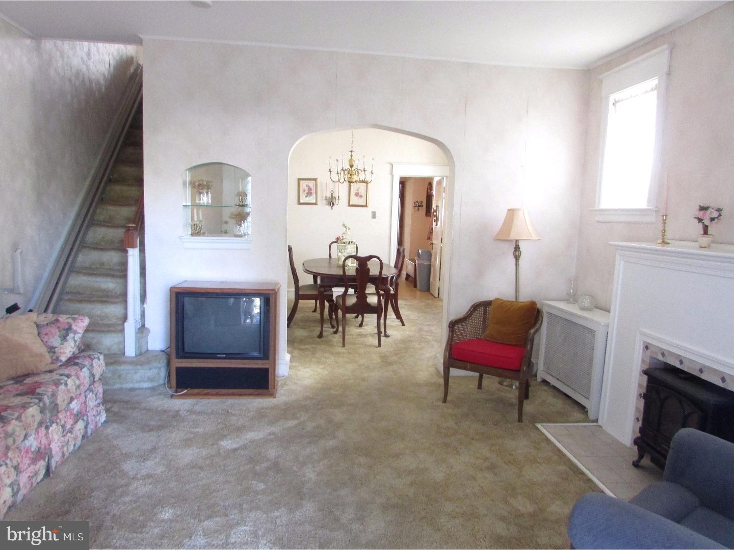 7406 Montour Street Philadelphia, PA 19111 - Photo 4 of 25 Living Room
