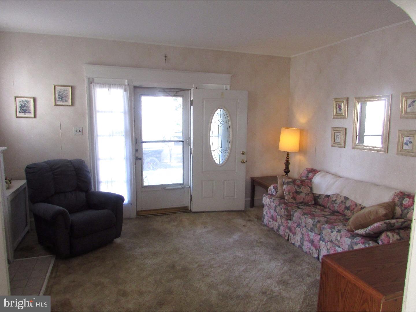 7406 Montour Street Philadelphia, PA 19111 - Photo 7 of 25 Living Room