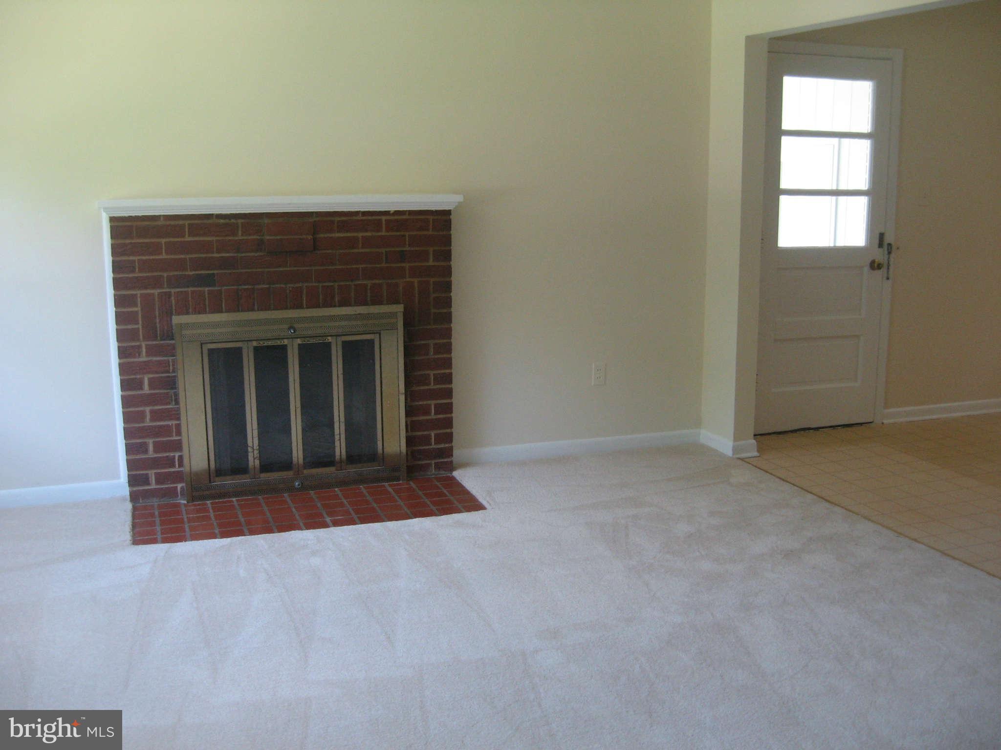 7125 Layton Drive Springfield, VA 22150 - Photo 2 of 12 Living Room
