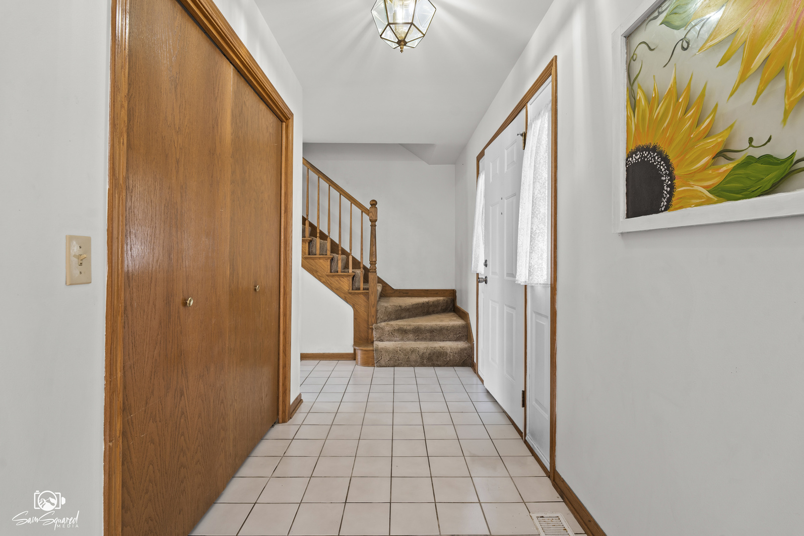 3209 Sunset Court Crest Hill, IL 60403 - Photo 15 of 38 a view of a entryway