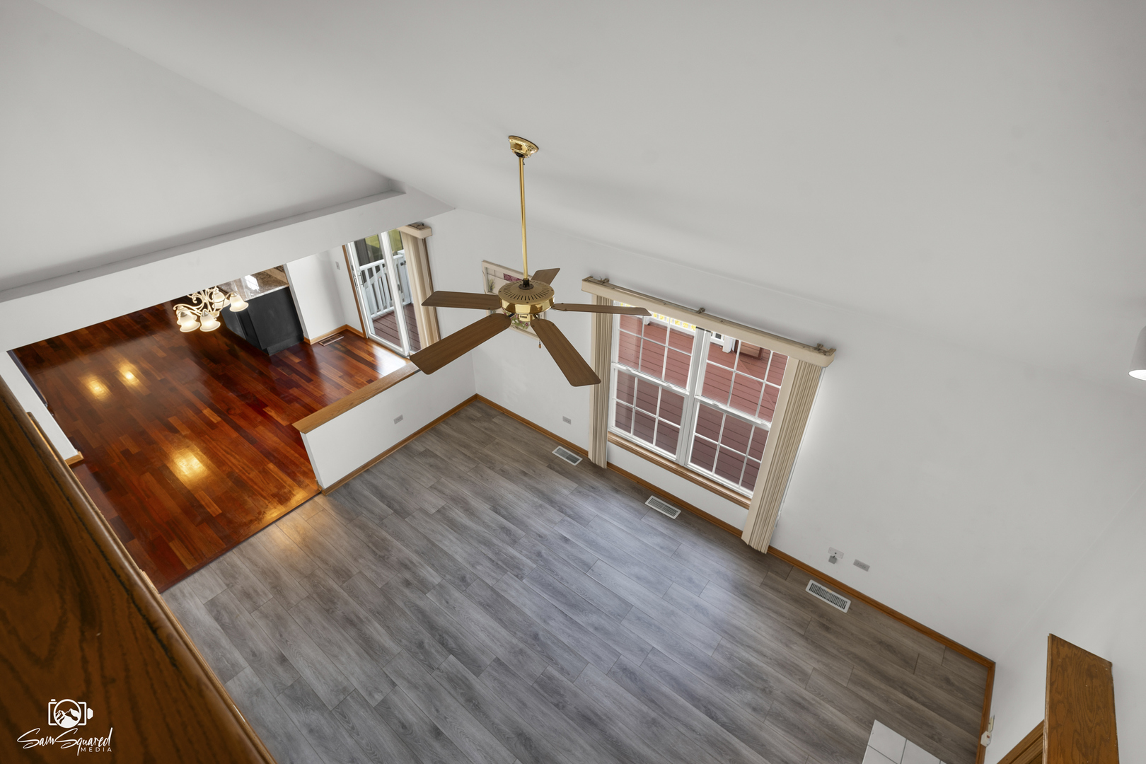 3209 Sunset Court Crest Hill, IL 60403 - Photo 27 of 38 a living room with furniture