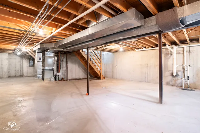 $425,000 | 3209 Sunset Court, Crest Hill, IL 60403