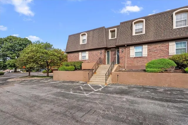 $168,000 | 7618 West 59th Terrace, Unit 310, Overland Park, KS 66202