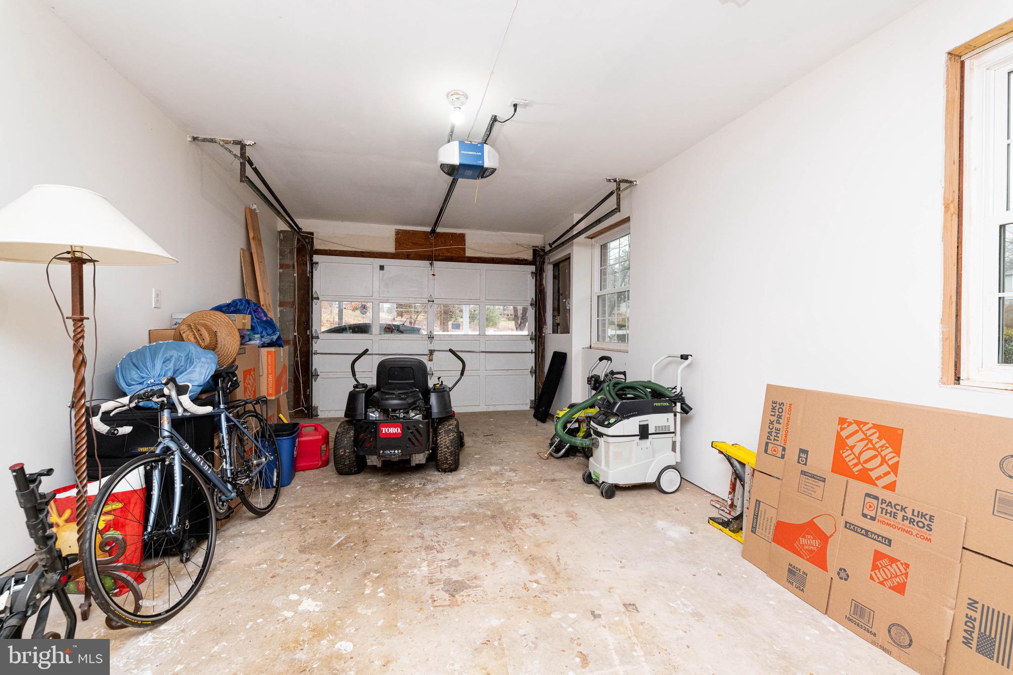 5200 Lynngate Road Columbia, MD 21044 - Photo 23 of 43 One car garage