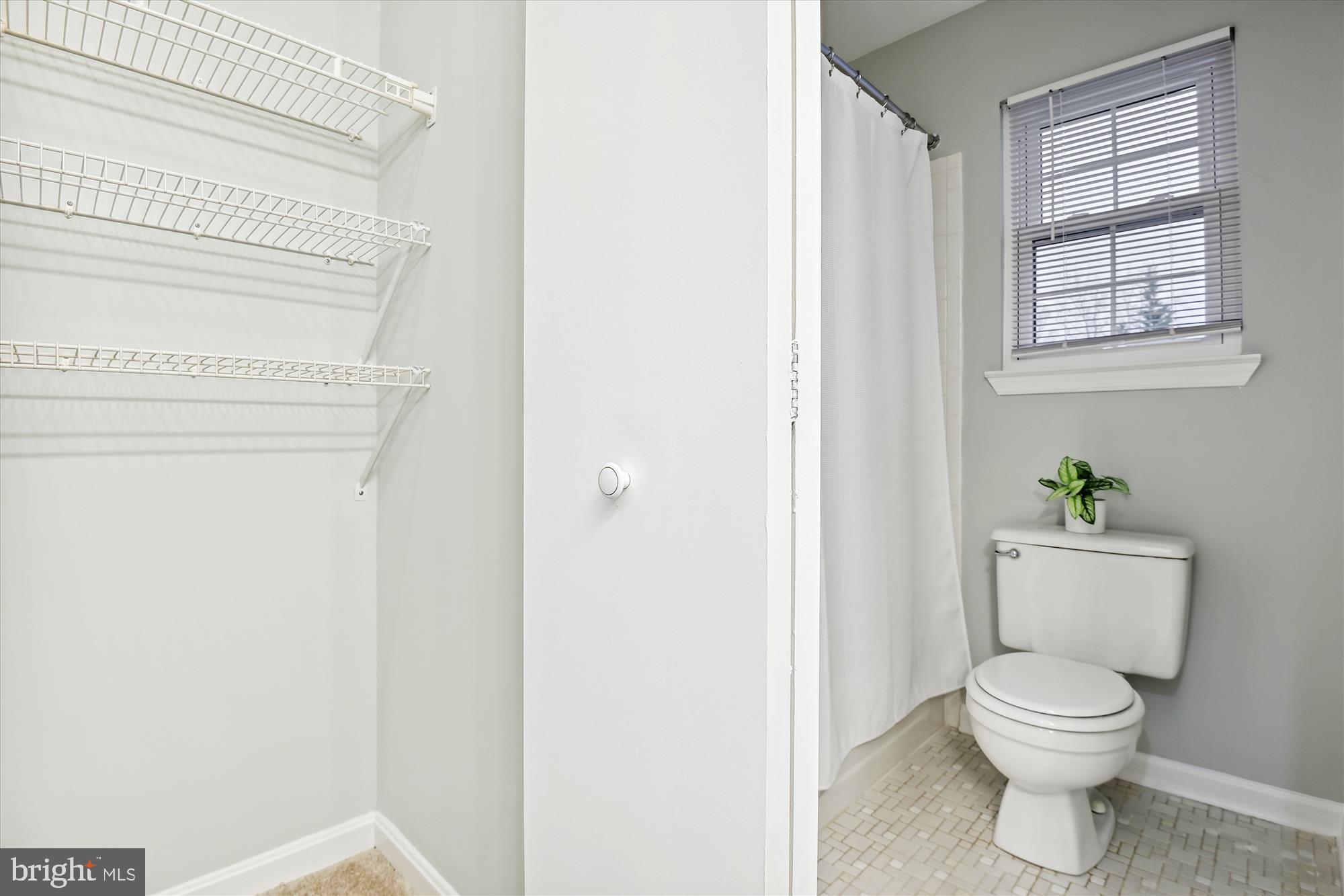 33 Winehurst Road Catonsville, MD 21228 - Photo 20 of 44 Upper level full bath