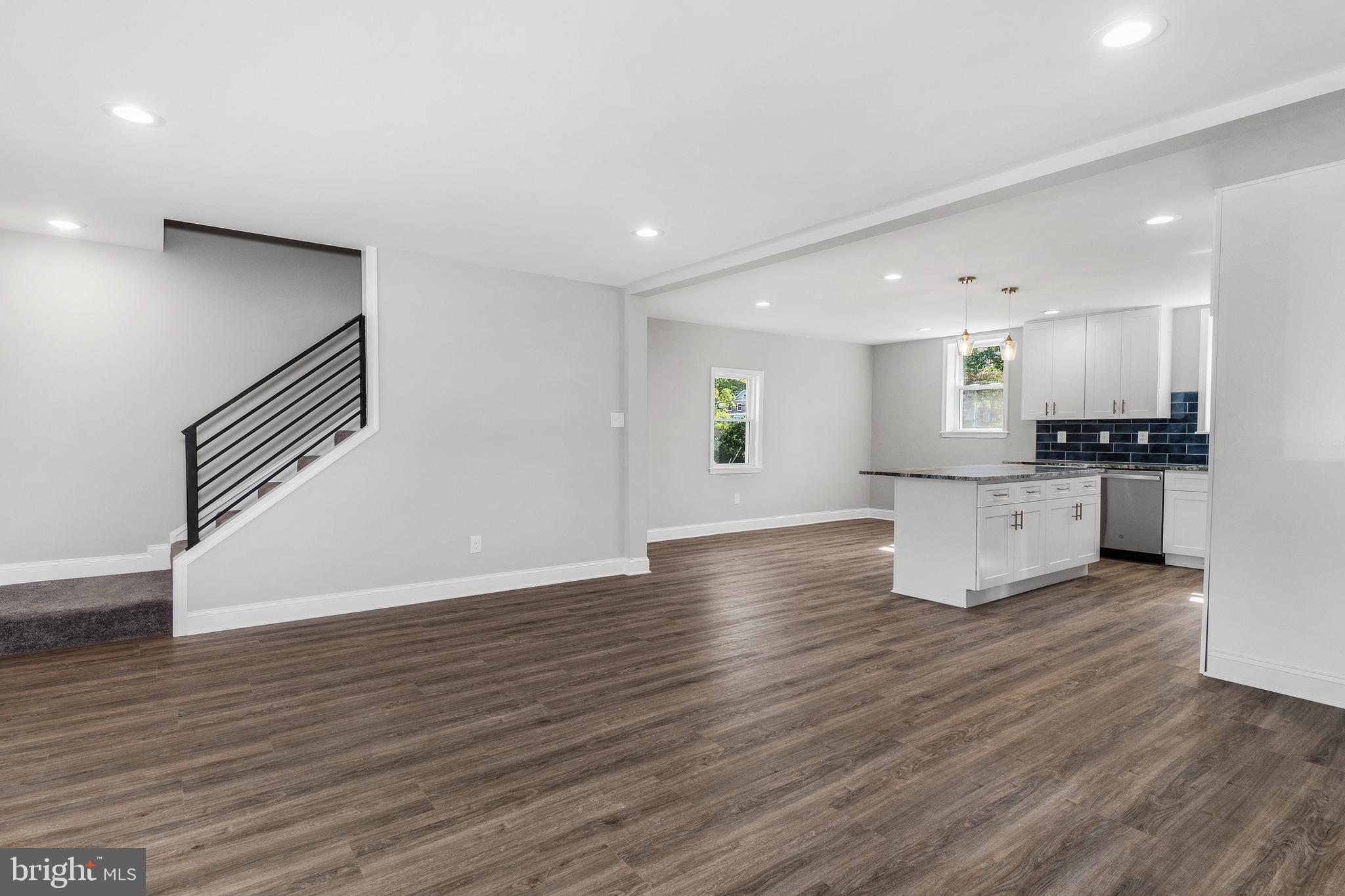 40 Brookside Road Glenside, PA 19038 - Photo 4 of 35 a view of kitchen with wooden floor and electronic appliances